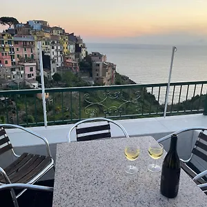 Isola - In The Center With Terrace - Sea View & Ac Corniglia